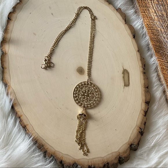 Golden Statement Necklace - Picture 4 of 4